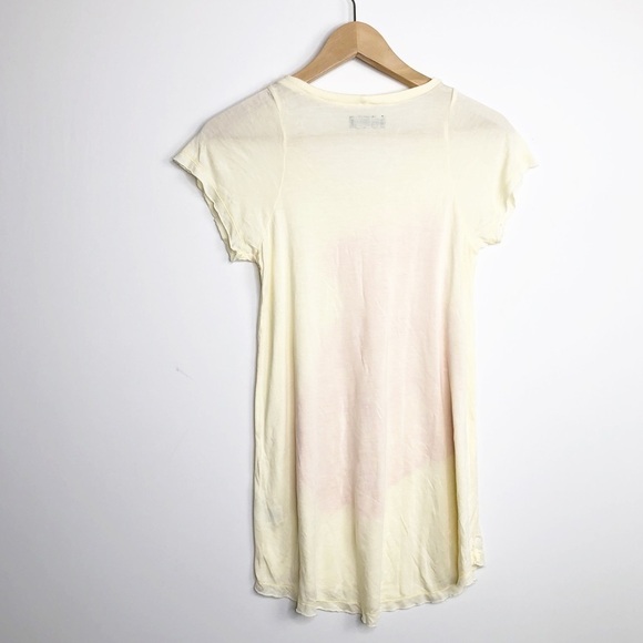 𝅺Lauren Moshi cream graphic T-shirt with pink graphic bear on front - Picture 2 of 10